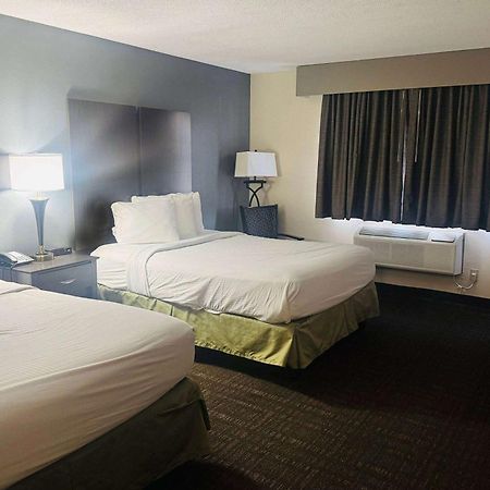 Baymont By Wyndham Chester Il Exterior foto